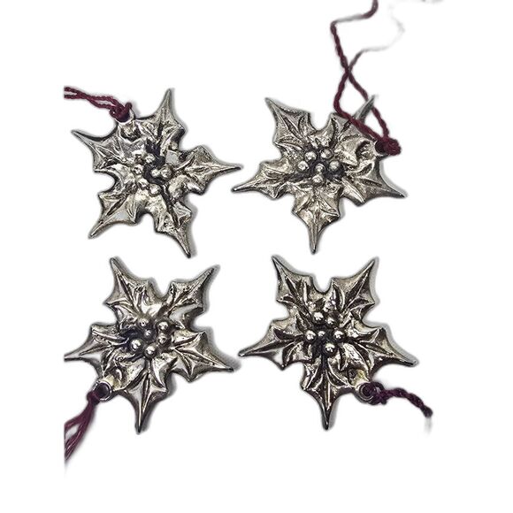 Metal Holly Leaf Christmas Ornaments Set of 4 Vintage Star Style Silver Tone - Picture 5 of 5